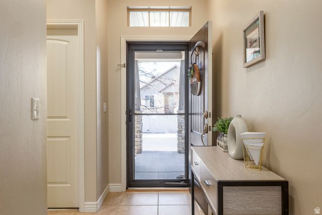 11181 S VILLAGE GROVE LN, South Jordan, UT 84095