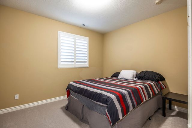 11181 S VILLAGE GROVE LN, South Jordan, UT 84095