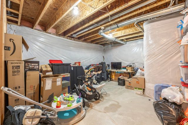 11181 S VILLAGE GROVE LN, South Jordan, UT 84095