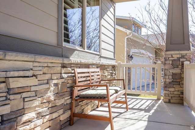 11181 S VILLAGE GROVE LN, South Jordan, UT 84095