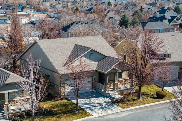 11181 S VILLAGE GROVE LN, South Jordan, UT 84095