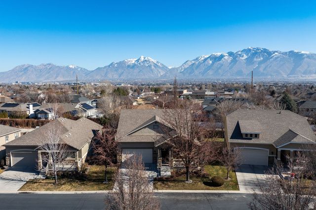 11181 S VILLAGE GROVE LN, South Jordan, UT 84095