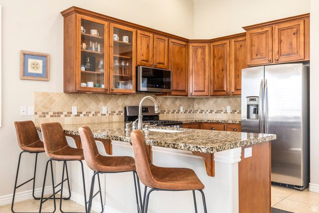 11181 S VILLAGE GROVE LN, South Jordan, UT 84095