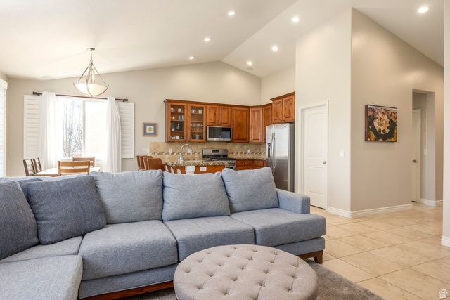 11181 S VILLAGE GROVE LN, South Jordan, UT 84095