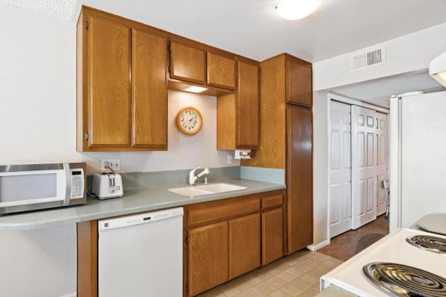 450 W Vermont Ave 807, Escondido, CA 92025