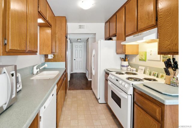 450 W Vermont Ave 807, Escondido, CA 92025