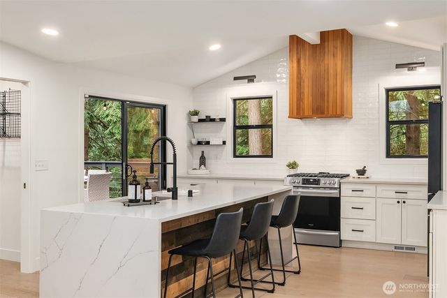 20615 NE 2nd Street, Sammamish, WA 98074