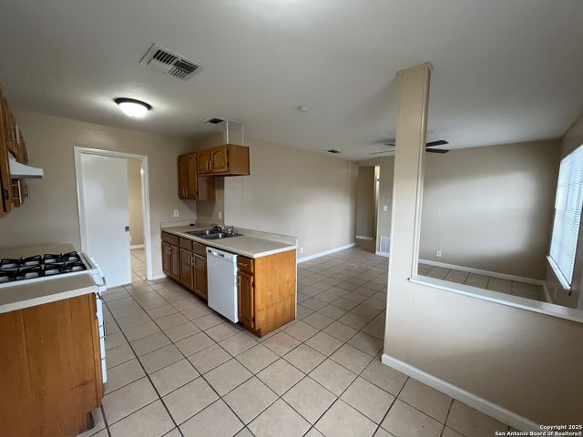 7102 Glen Point, San Antonio, TX 78239
