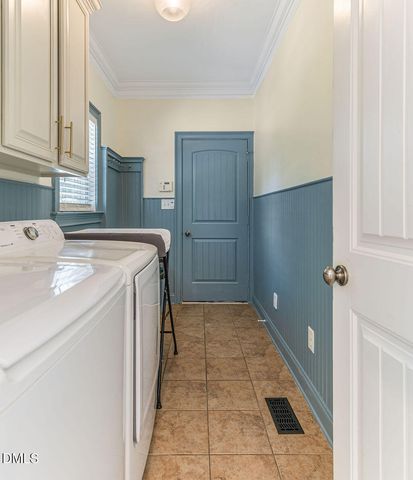 2300 Larkhaven Court, Fayetteville, NC 28303