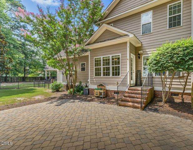 2300 Larkhaven Court, Fayetteville, NC 28303