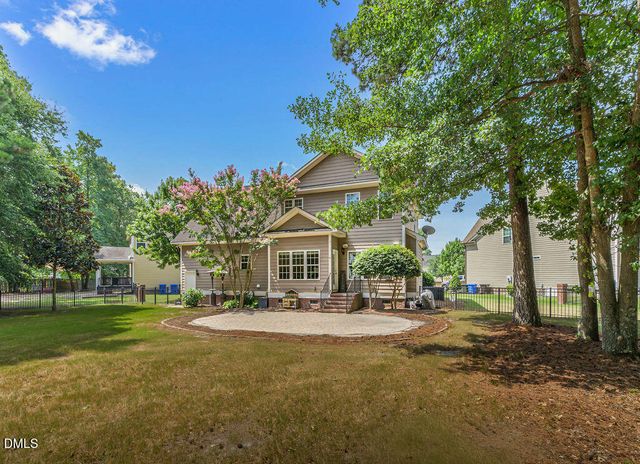 2300 Larkhaven Court, Fayetteville, NC 28303