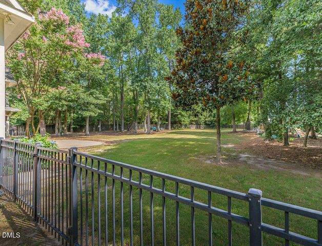 2300 Larkhaven Court, Fayetteville, NC 28303