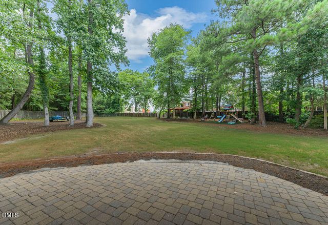 2300 Larkhaven Court, Fayetteville, NC 28303