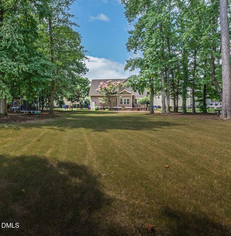 2300 Larkhaven Court, Fayetteville, NC 28303
