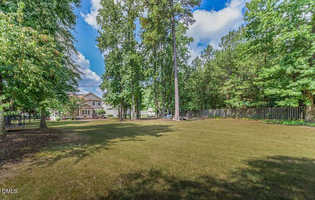 2300 Larkhaven Court, Fayetteville, NC 28303