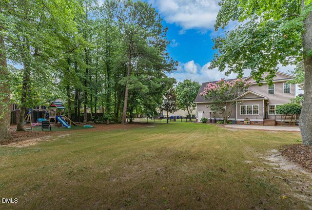 2300 Larkhaven Court, Fayetteville, NC 28303