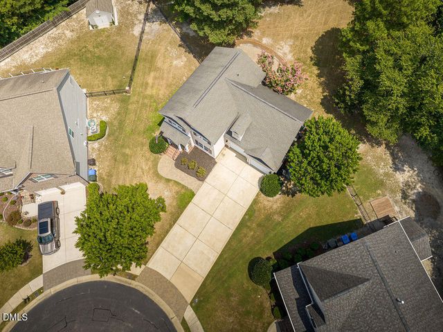 2300 Larkhaven Court, Fayetteville, NC 28303