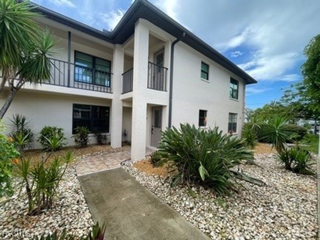 4525 Country Club BLVD 112, Cape Coral, FL 33904