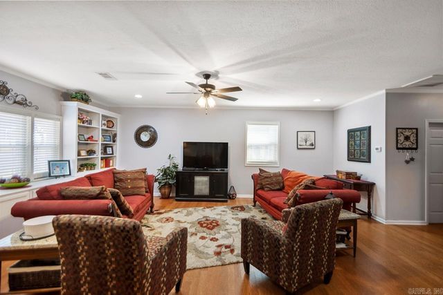 2925 E Snow Lane, Alexander, AR 72002