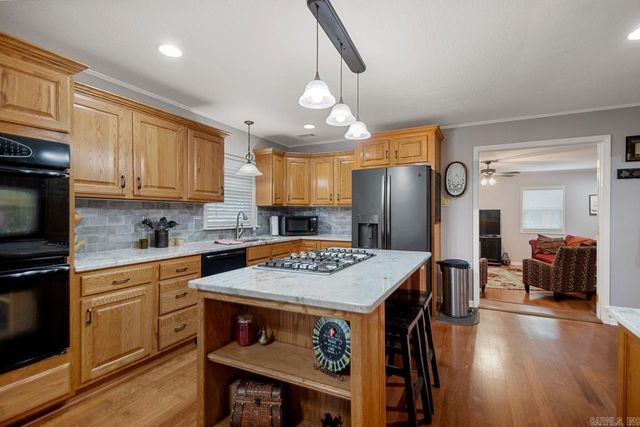 2925 E Snow Lane, Alexander, AR 72002