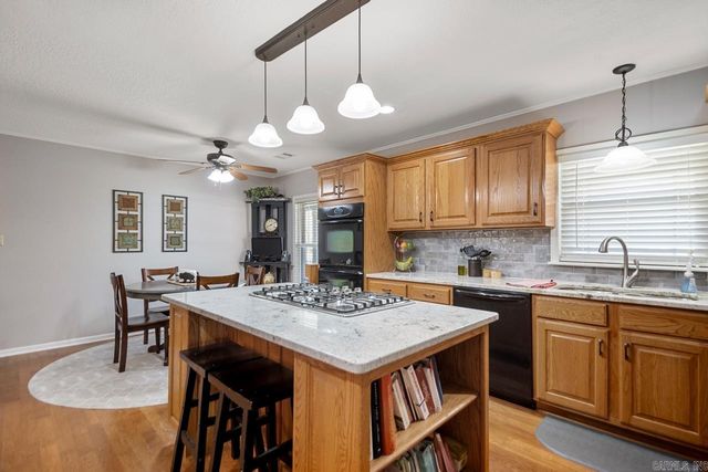 2925 E Snow Lane, Alexander, AR 72002