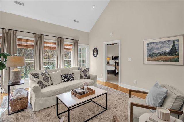 130 Sunset Circle 104, Greensboro, NC 27408