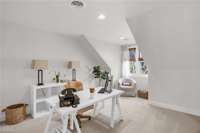 130 Sunset Circle 104, Greensboro, NC 27408