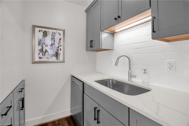 130 Sunset Circle 104, Greensboro, NC 27408