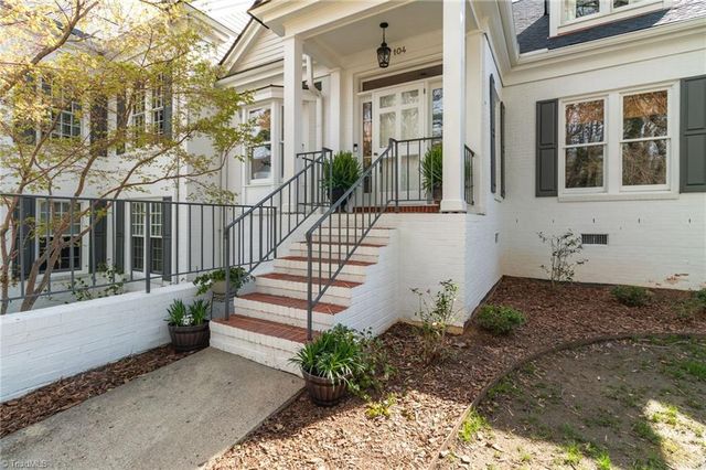 130 Sunset Circle 104, Greensboro, NC 27408