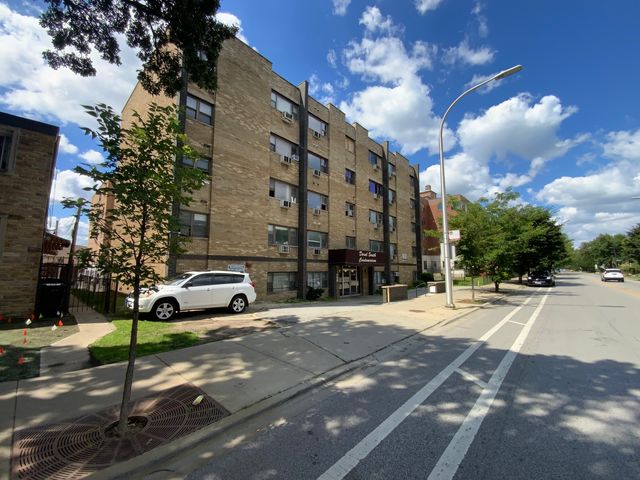 7854 S South Shore Drive 405, Chicago, IL 60649