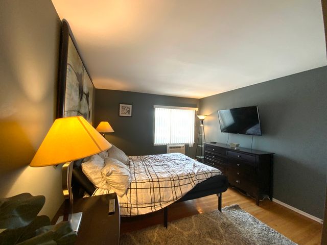 7854 S South Shore Drive 405, Chicago, IL 60649