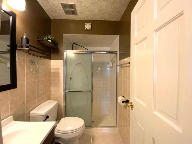 7854 S South Shore Drive 405, Chicago, IL 60649