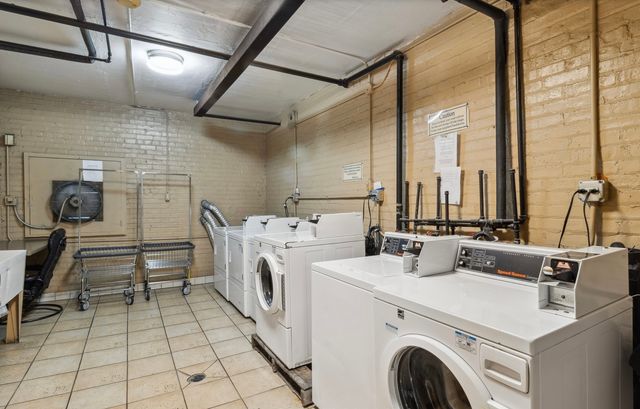 7854 S South Shore Drive 405, Chicago, IL 60649