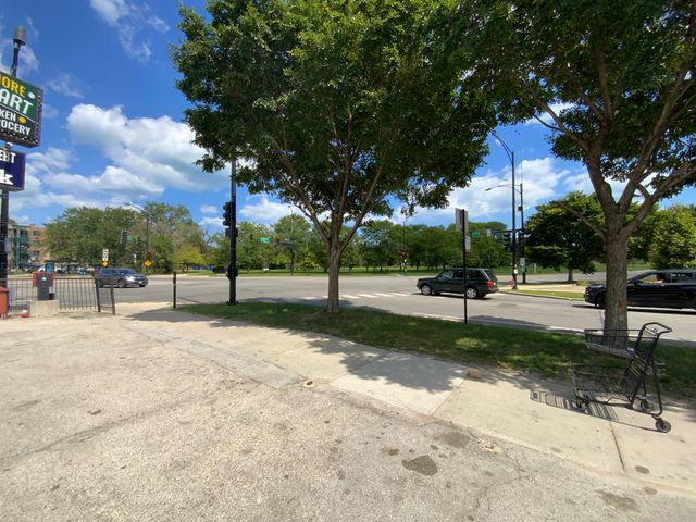 7854 S South Shore Drive 405, Chicago, IL 60649