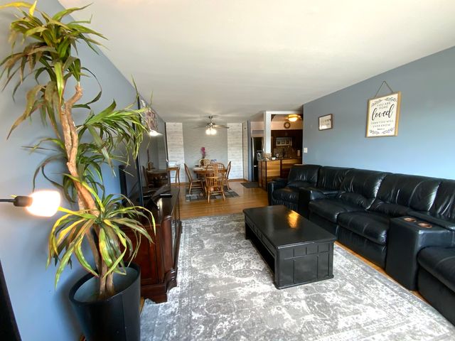 7854 S South Shore Drive 405, Chicago, IL 60649