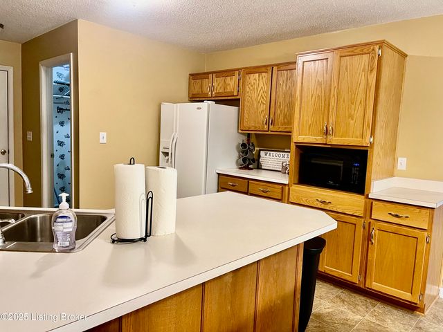 1244 Eastern St, Elizabethtown, KY 42701