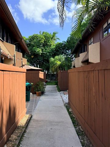 6621 SW 116th Pl A2, Miami, FL 33173