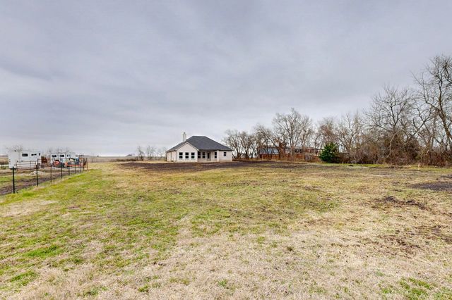 3533 County Road 1092, Celeste, TX 75423