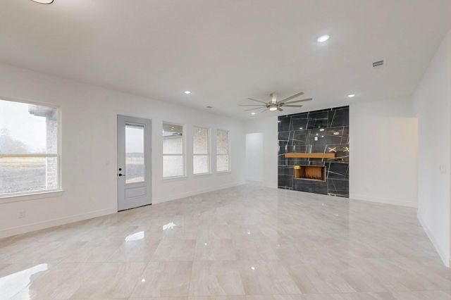 3533 County Road 1092, Celeste, TX 75423