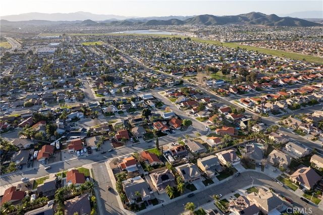 29851 Fox Creek, Menifee, CA 92586