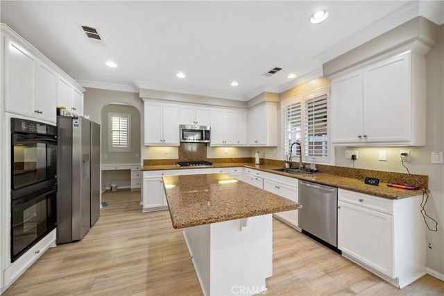 29851 Fox Creek, Menifee, CA 92586