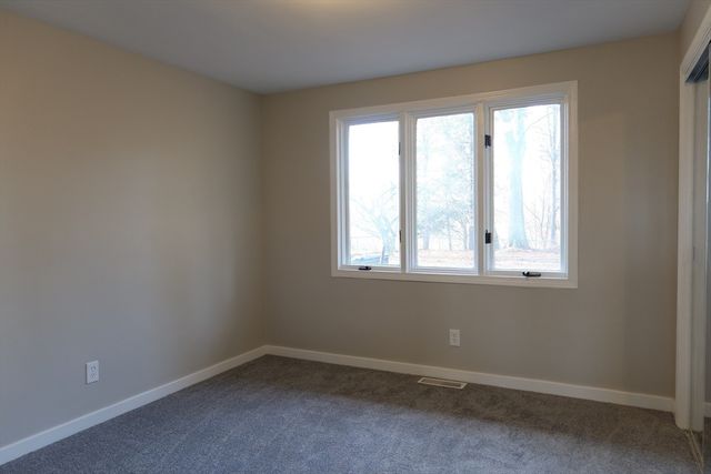 105 Overlook Dr, Springfield, MA 01118