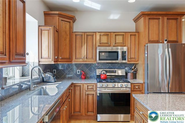 2690 Greens Drive, Lower Saucon Twp, PA 18055