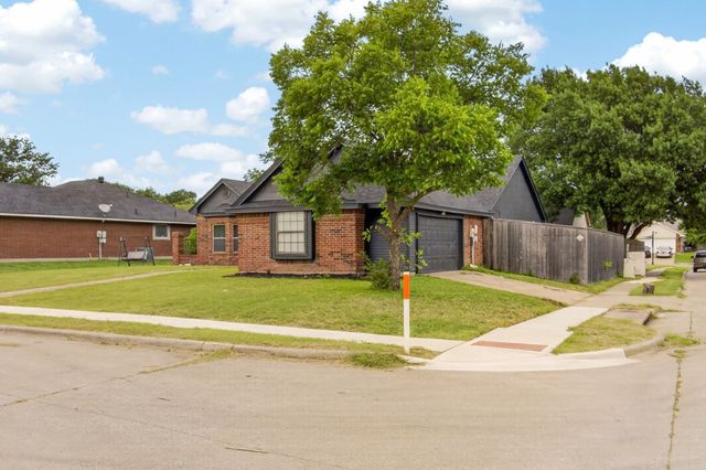 3651 Stresa Lane, Grand Prairie, TX 75052