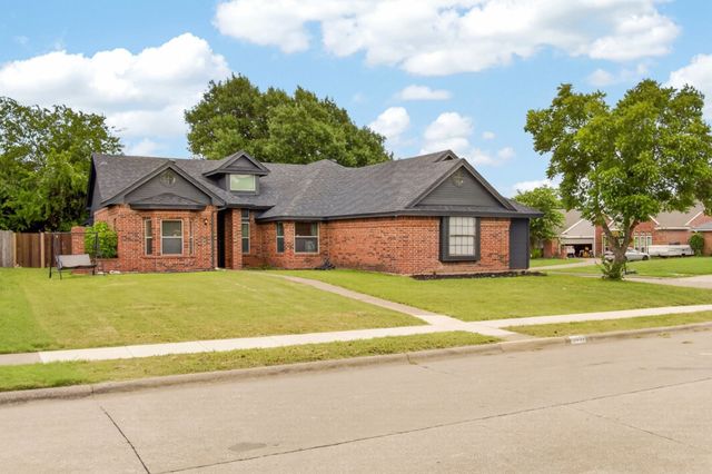 3651 Stresa Lane, Grand Prairie, TX 75052