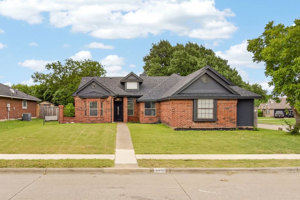 3651 Stresa Lane, Grand Prairie, TX 75052