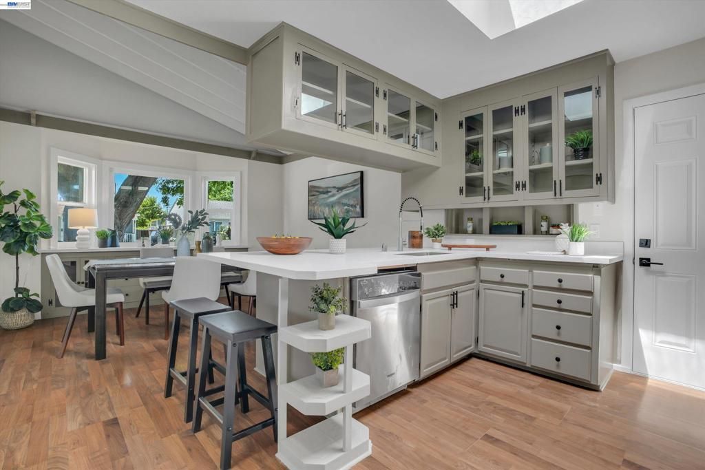 Image 14 of property listing at 16188 Yale Ave, San Lorenzo, CA 94580