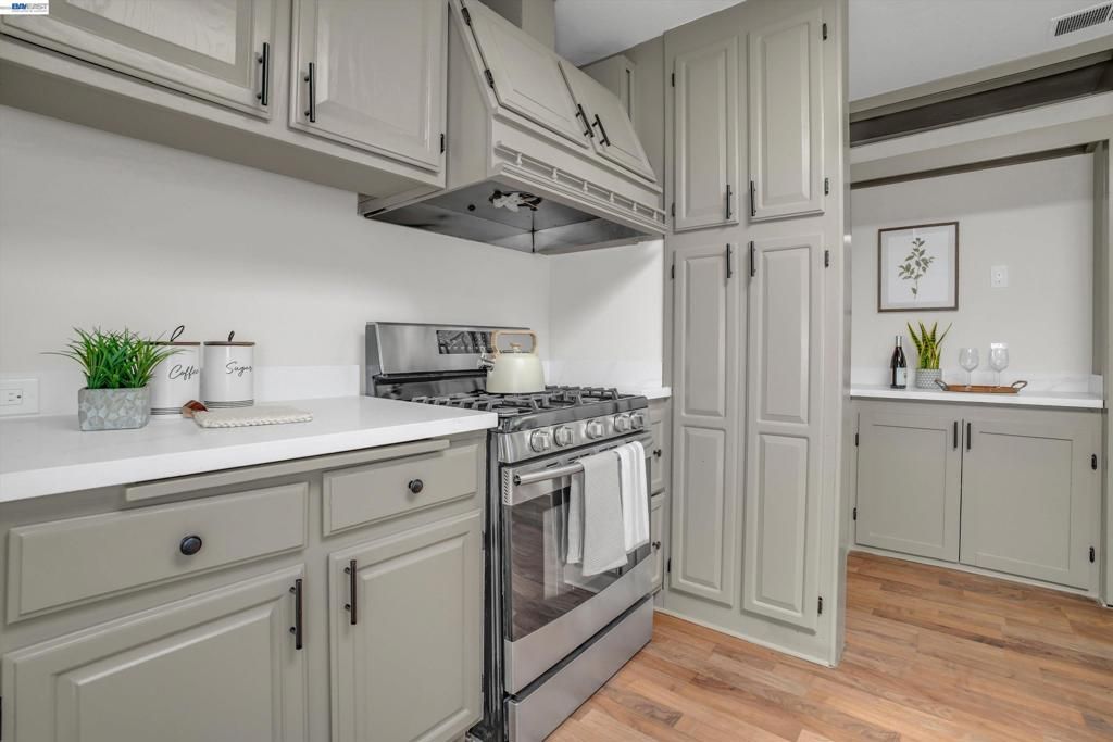 Image 15 of property listing at 16188 Yale Ave, San Lorenzo, CA 94580