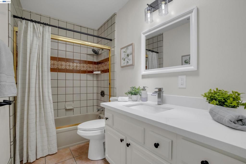 Image 22 of property listing at 16188 Yale Ave, San Lorenzo, CA 94580