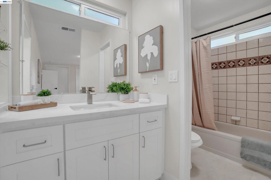 Image 26 of property listing at 16188 Yale Ave, San Lorenzo, CA 94580